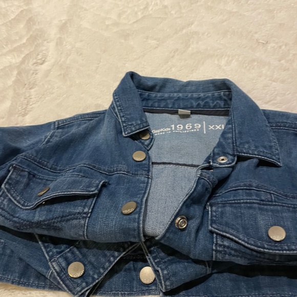 Gap jean jacket - Picture 2 of 4